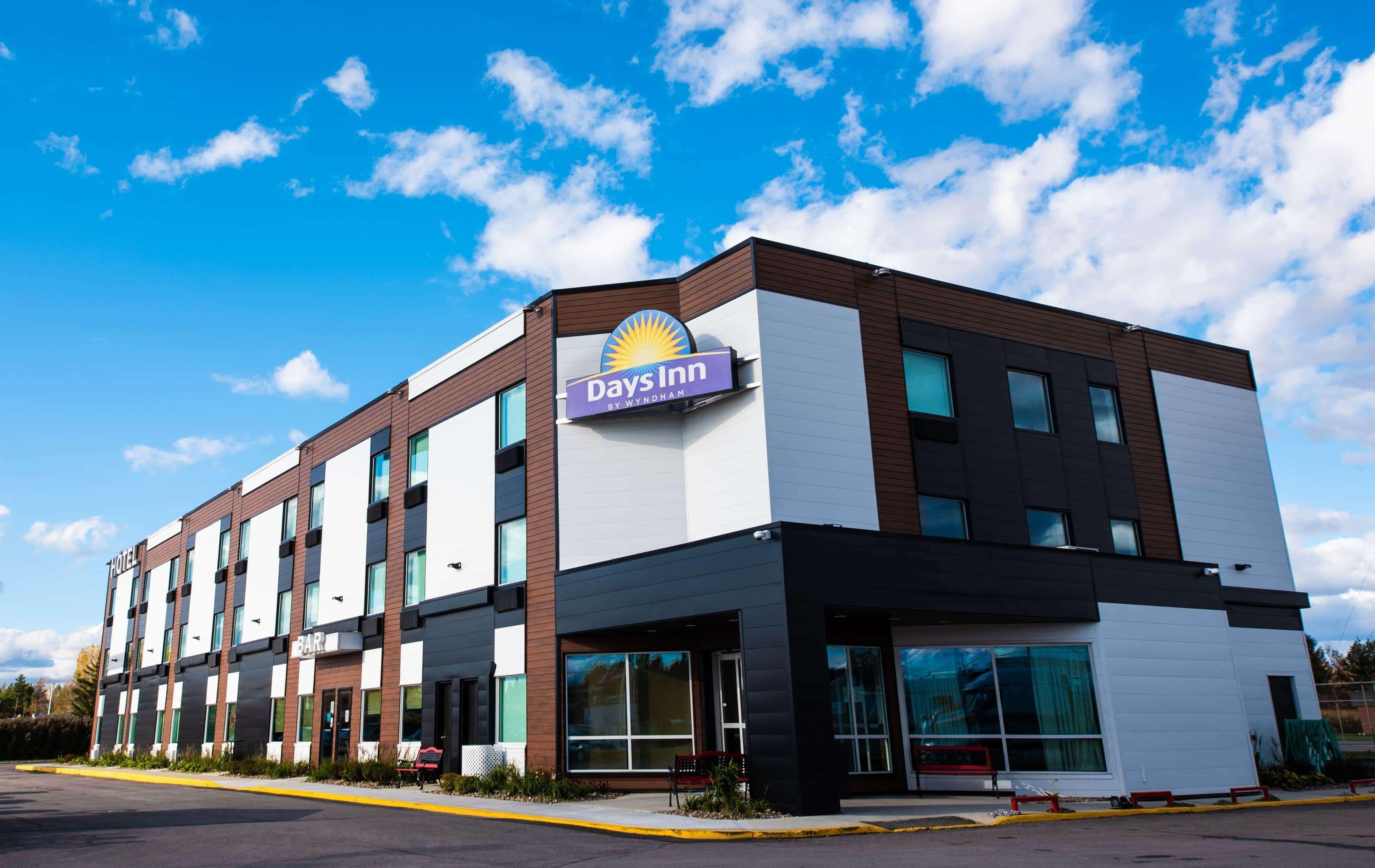 Days Inn By Wyndham Berthierville Esterno foto