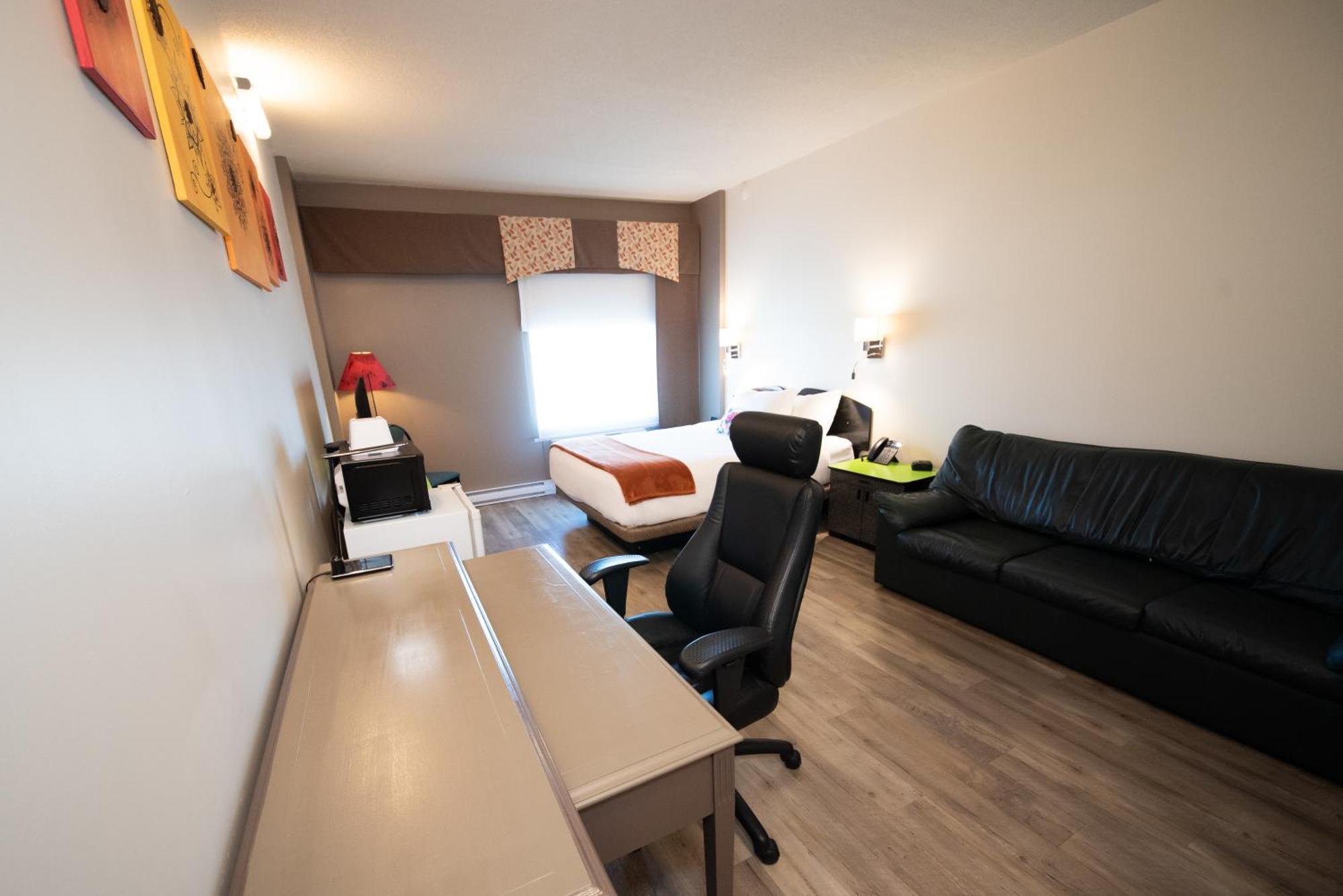 Days Inn By Wyndham Berthierville Esterno foto